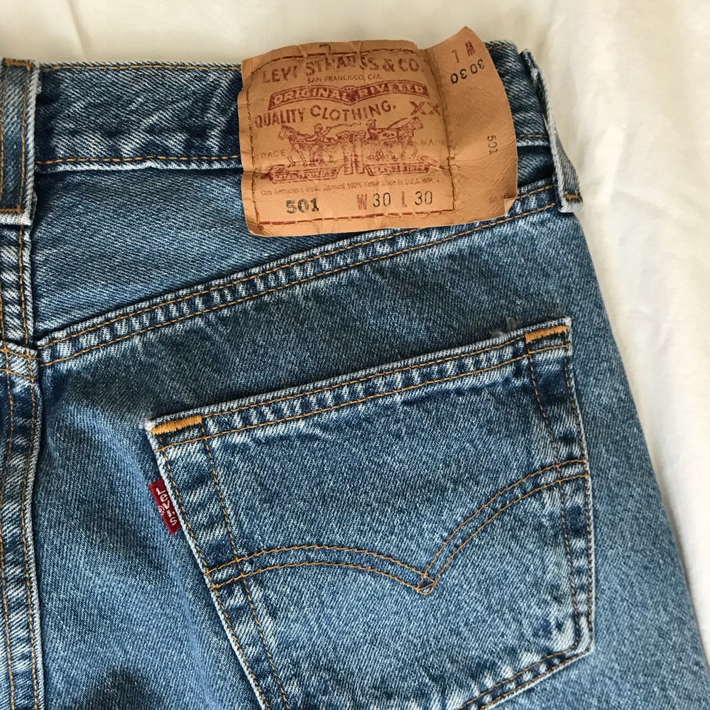 Vintage High Rise Levi’s 501s 30 x30 button fly